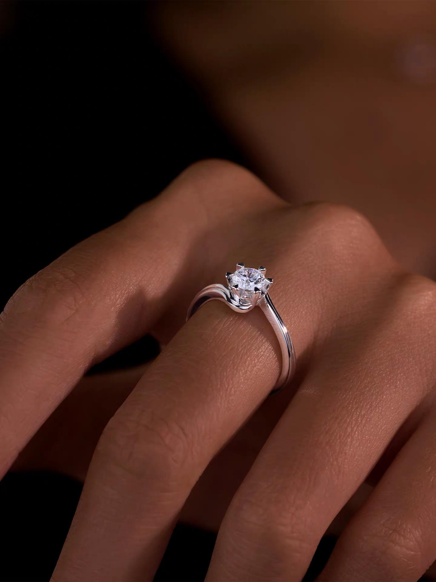 Oval Solitaire